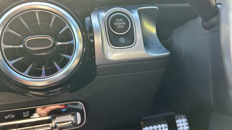 Mercedes-Benz GLB 220d 4Matic AMG Line Premium 5dr 8G-Tronic Diesel Estate